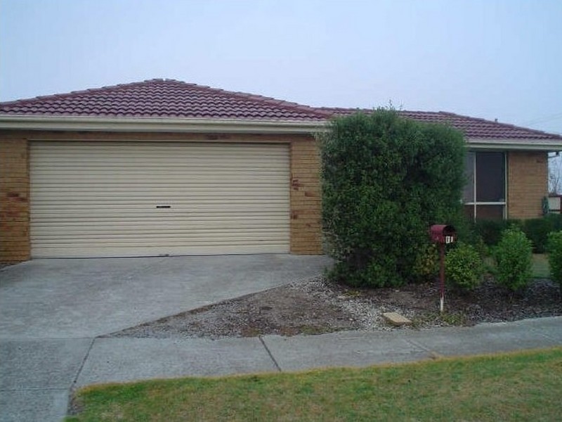 1 Montrose Way, Cranbourne VIC 3977