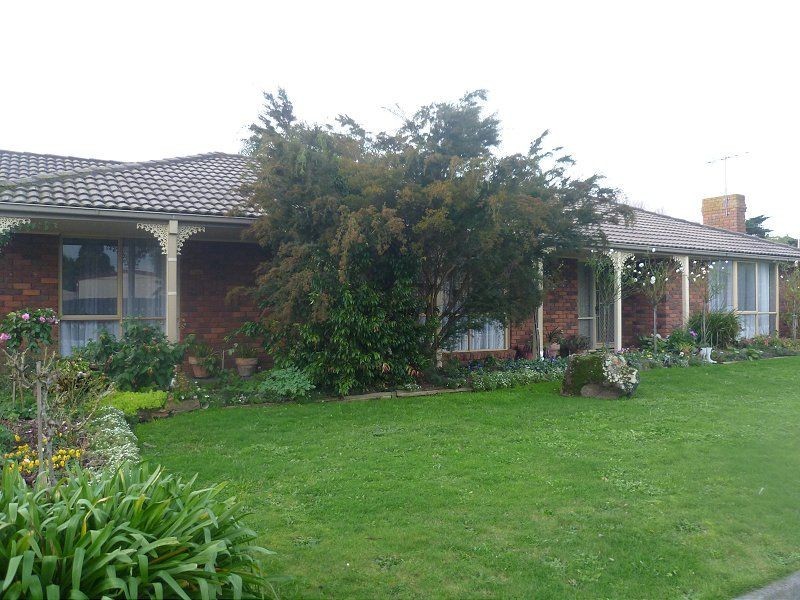 1 Strafford Avenue, Cranbourne VIC 3977