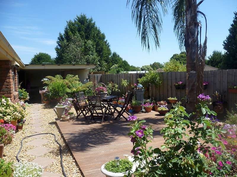 1 Strafford Avenue, Cranbourne VIC 3977