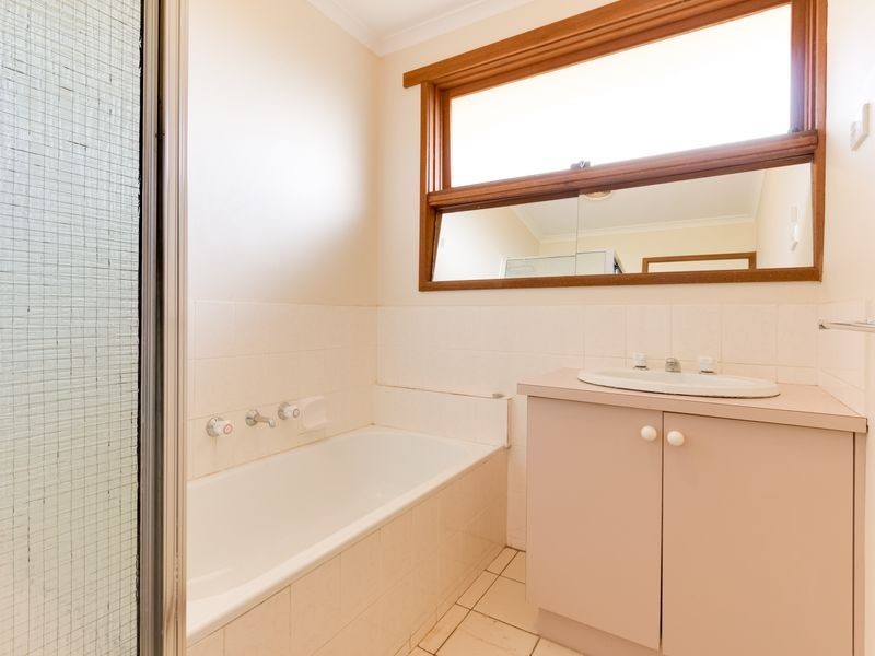 1 Rose Lane, Cranbourne VIC 3977