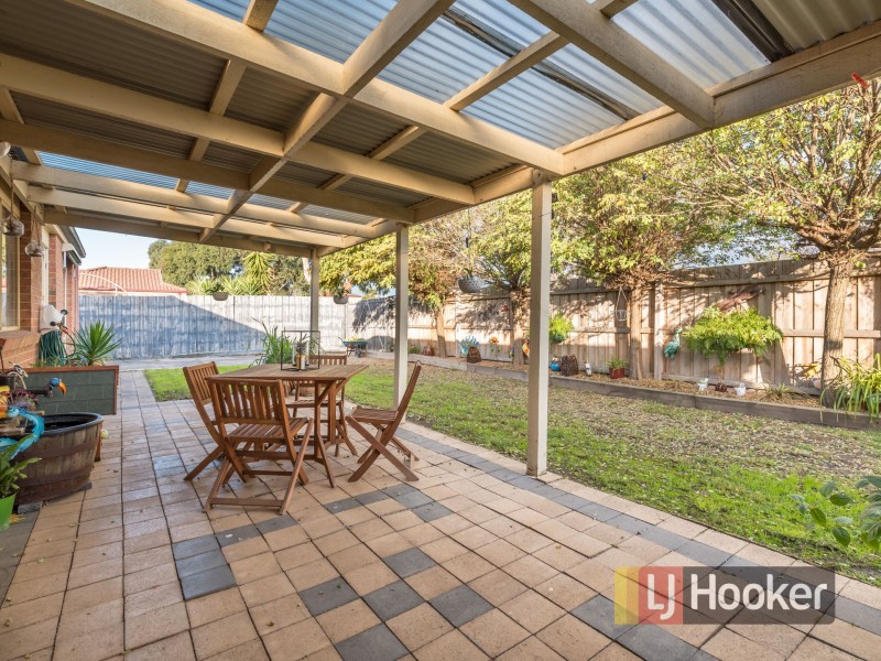 2 Stephellen Way, Cranbourne West VIC 3977