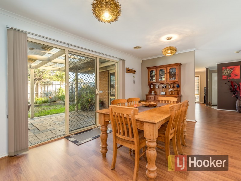 2 Stephellen Way, Cranbourne West VIC 3977