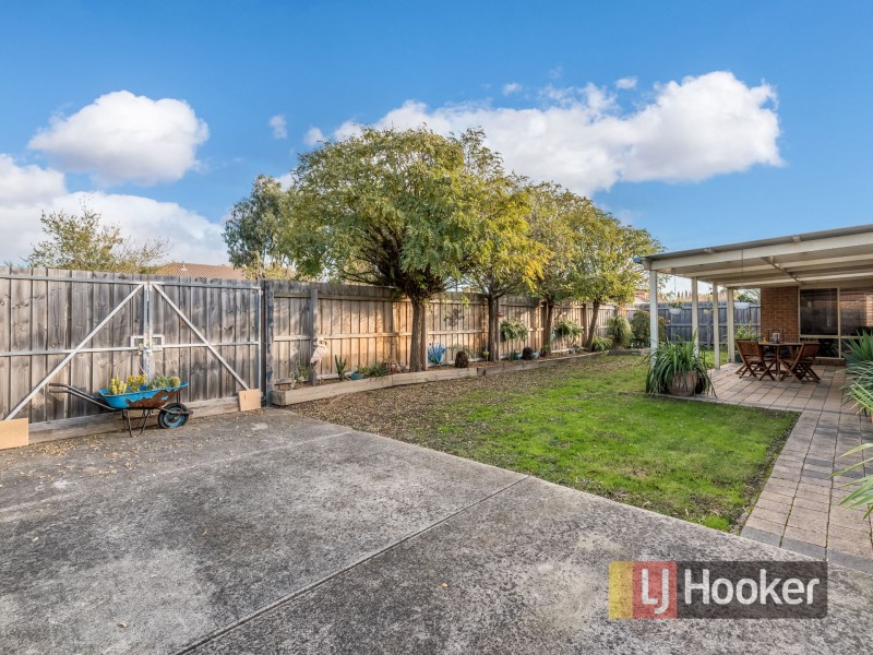 2 Stephellen Way, Cranbourne West VIC 3977