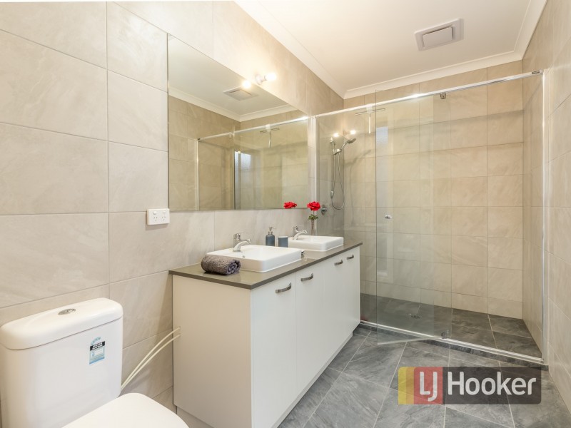 42 Waterways Drive, Cranbourne North VIC 3977