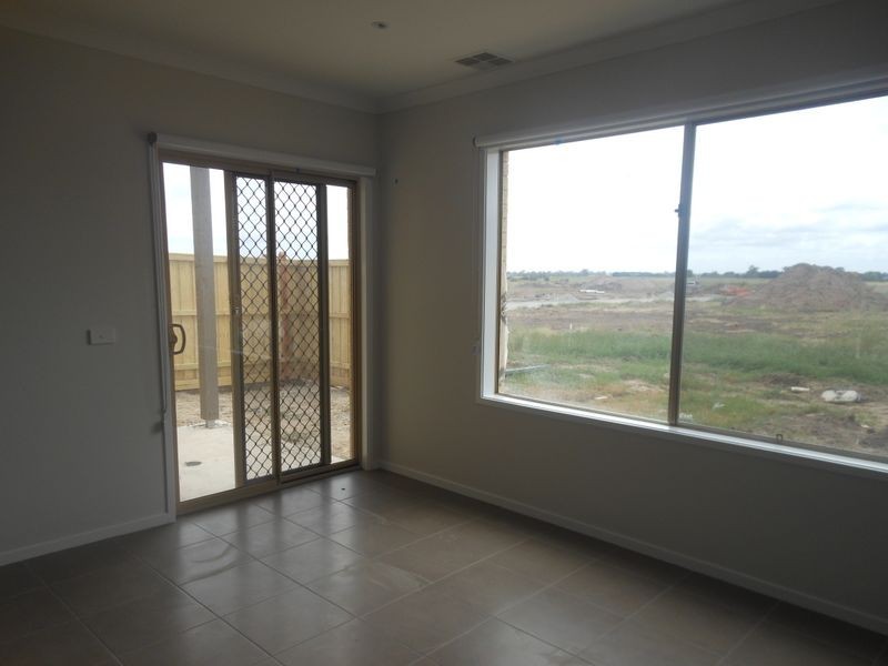 24 Harvard Street, Cranbourne VIC 3977