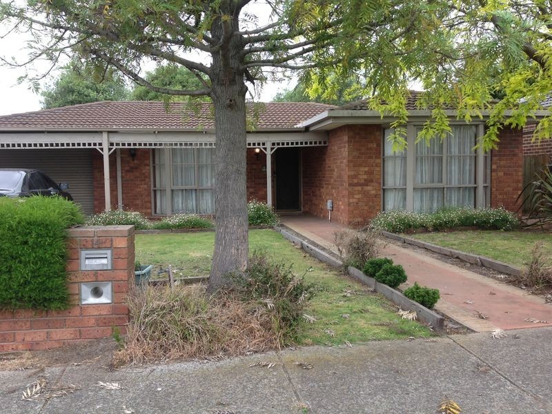 14 Elcan Avenue, Cranbourne VIC 3977