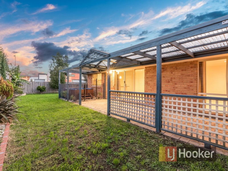 1 Trafalgar Way, Cranbourne East VIC 3977