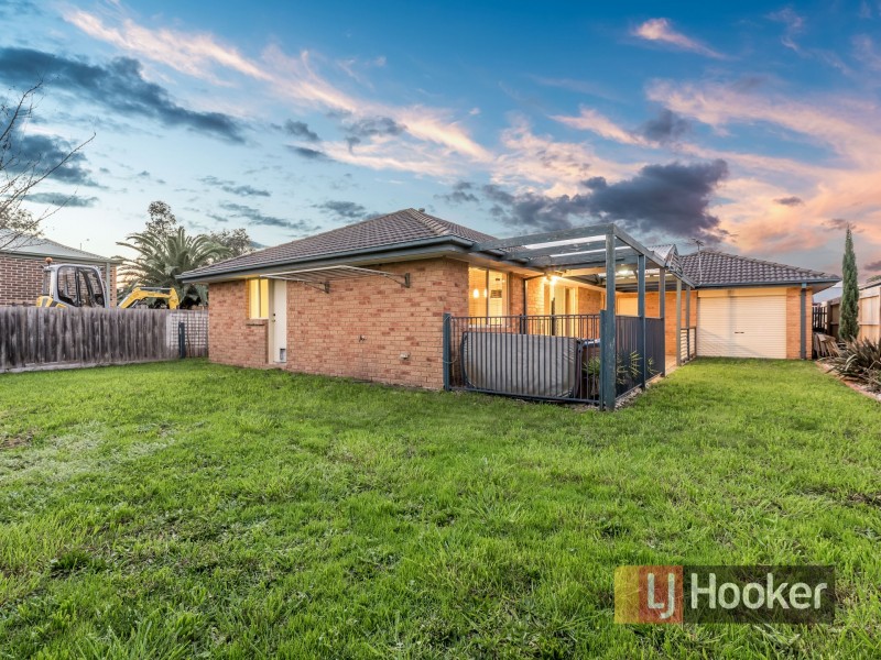 1 Trafalgar Way, Cranbourne East VIC 3977