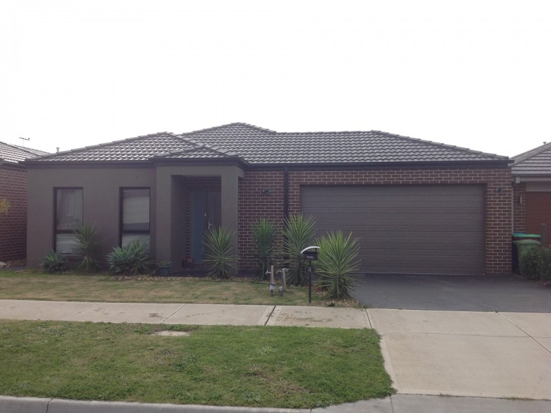 4 Clarence Place, Cranbourne VIC 3977