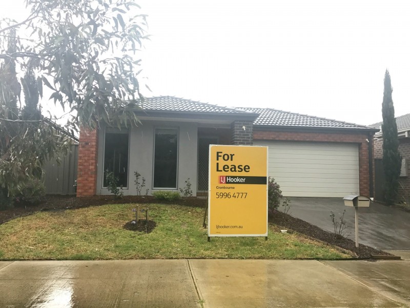 302 Casey Fields Boulevard, Cranbourne VIC 3977