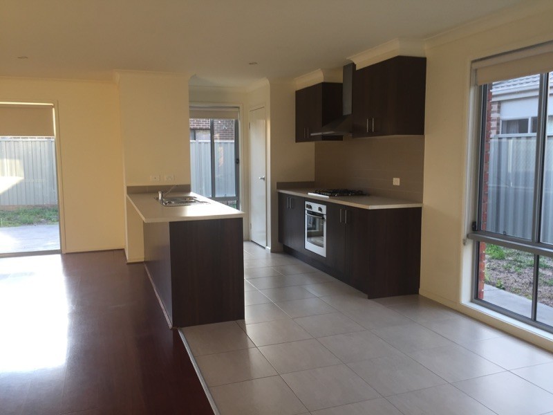 302 Casey Fields Boulevard, Cranbourne VIC 3977
