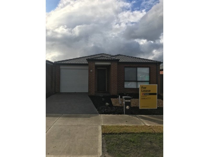 12 Quattro Avenue, Cranbourne East VIC 3977