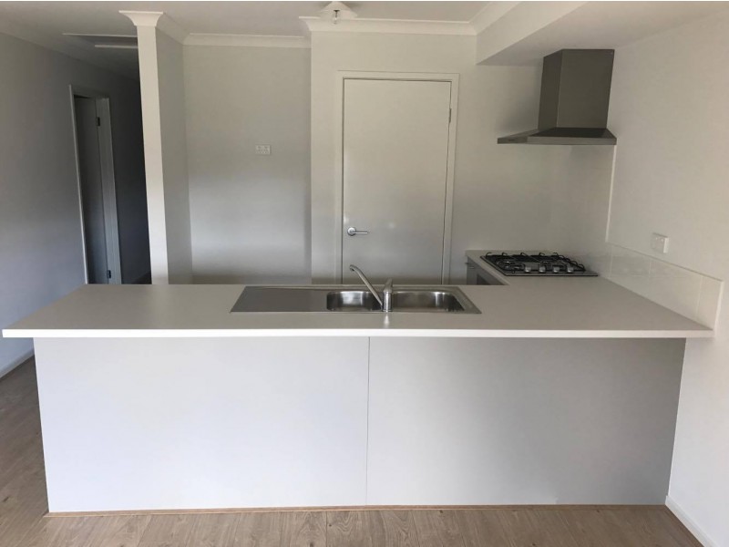 12 Quattro Avenue, Cranbourne East VIC 3977