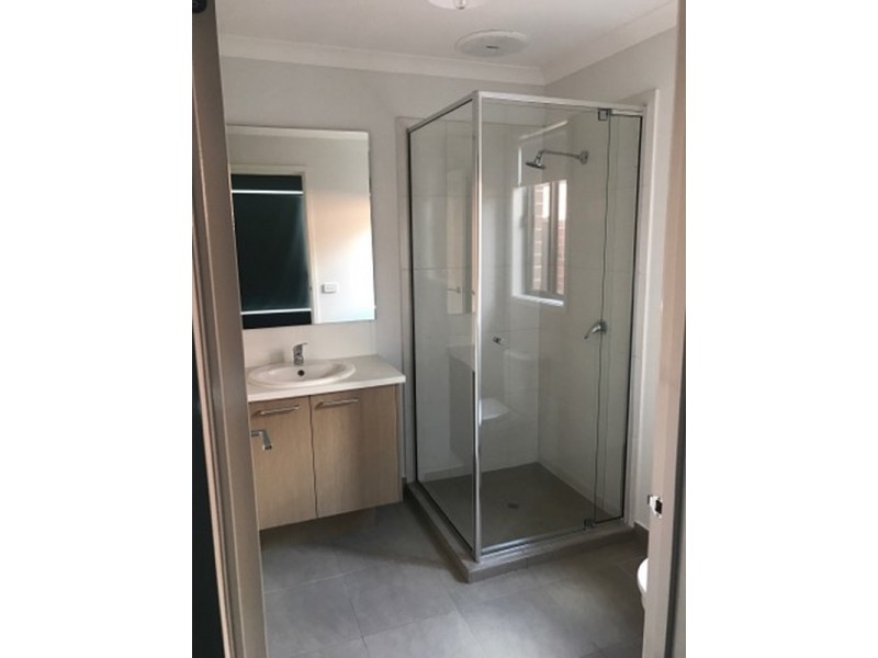 12 Quattro Avenue, Cranbourne East VIC 3977