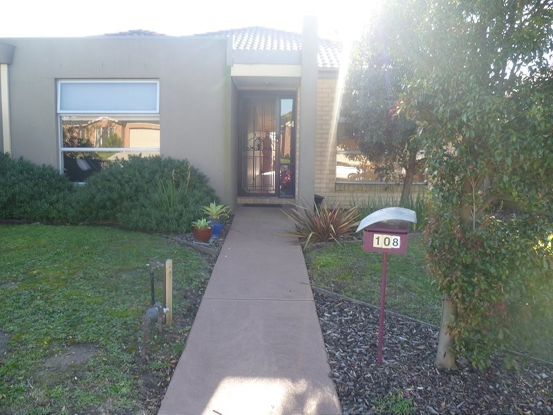108 Majestic Blvd, Cranbourne VIC 3977