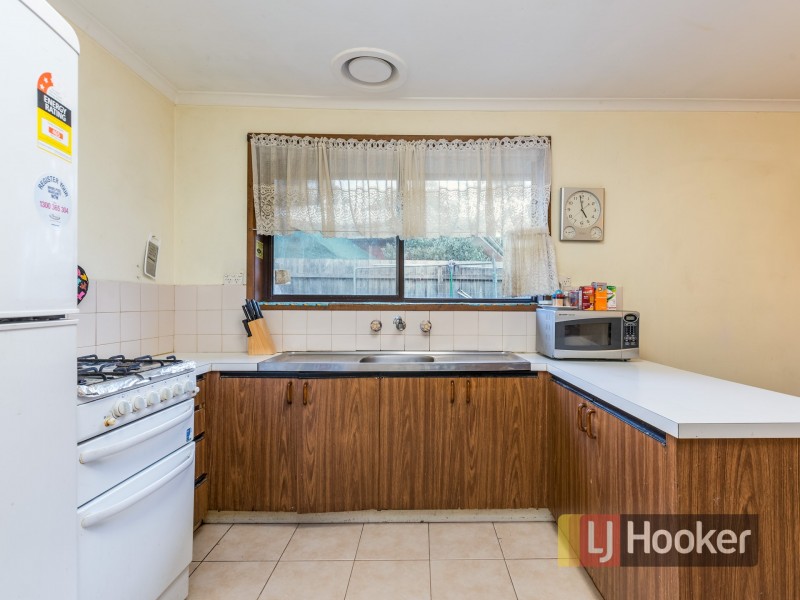 16 Glenwood Court, Cranbourne VIC 3977