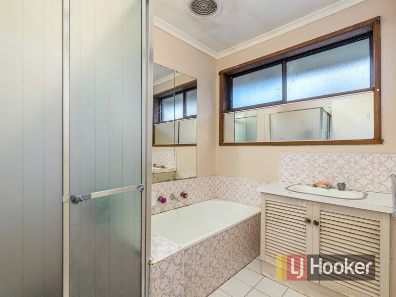 16 Glenwood Court, Cranbourne VIC 3977