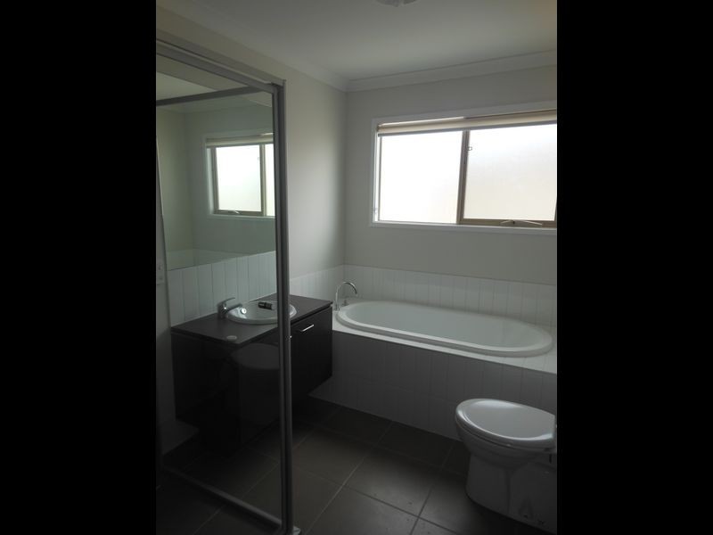 24 Harvard Street, Cranbourne VIC 3977