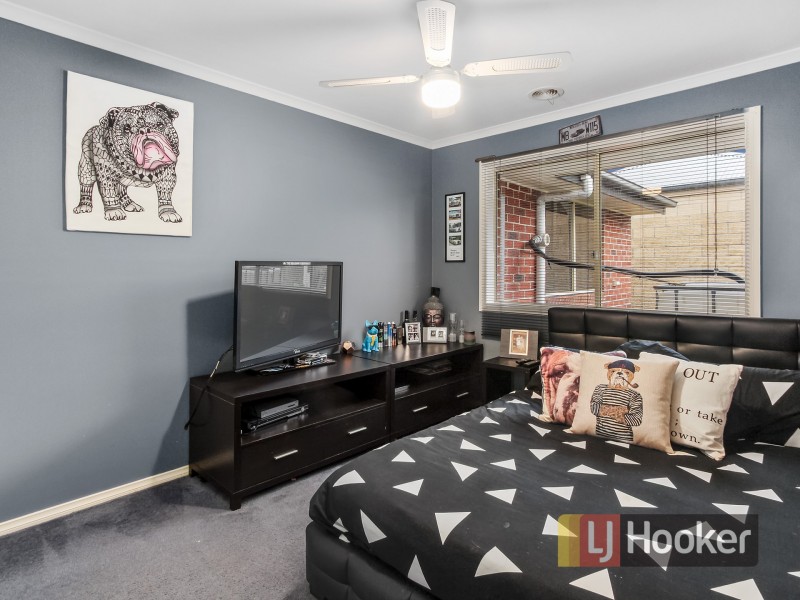 2 Bundoran Avenue, Cranbourne VIC 3977