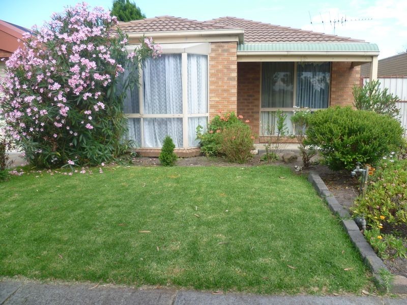 18 Cirai Crescent, Cranbourne VIC 3977