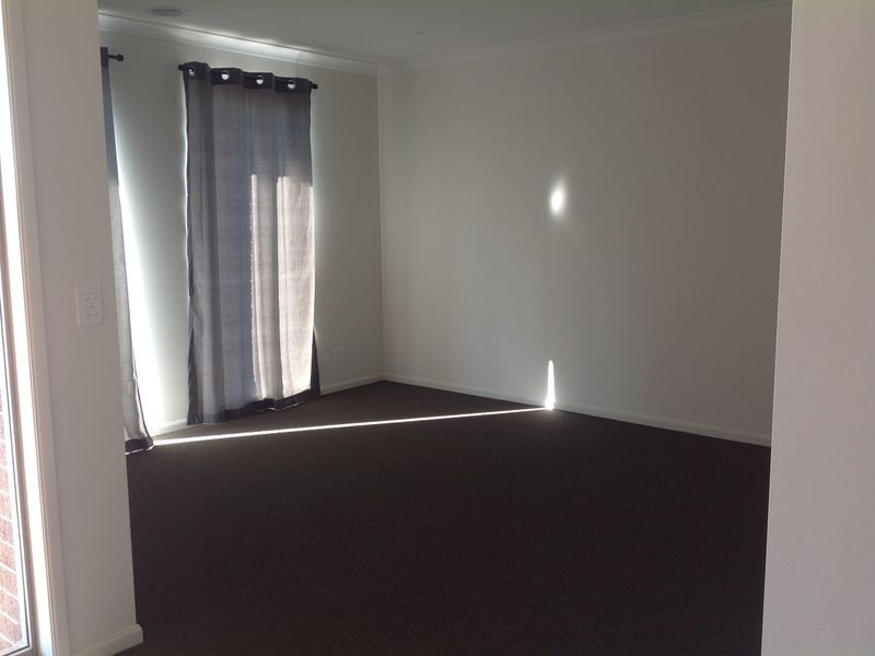 42 Ferrari Drive, Cranbourne East VIC 3977