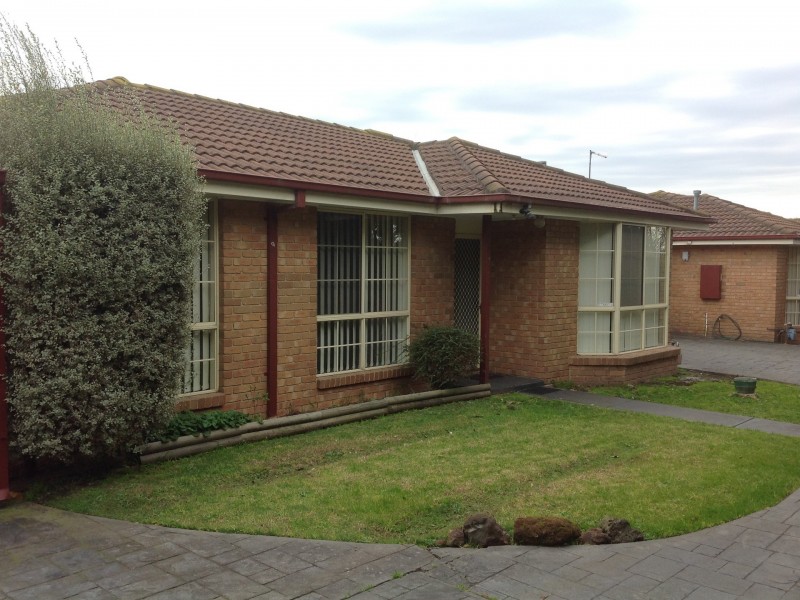 2/37 Lyall Street, Cranbourne VIC 3977
