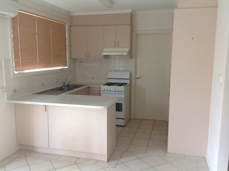 2/37 Lyall Street, Cranbourne VIC 3977