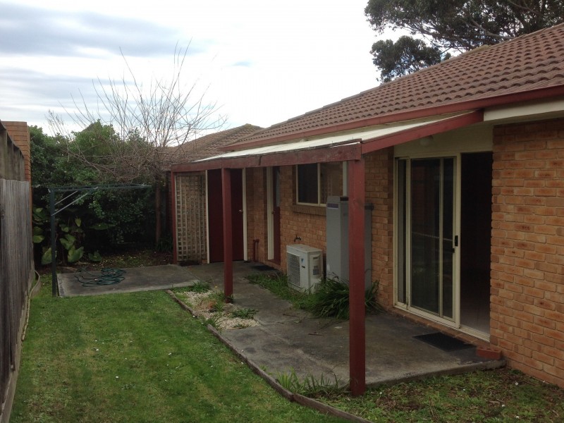 2/37 Lyall Street, Cranbourne VIC 3977