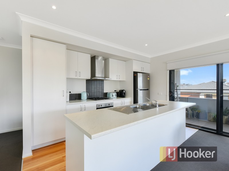 2 Timble way, Clyde North VIC 3978