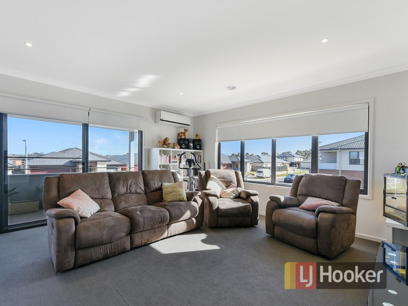 2 Timble way, Clyde North VIC 3978