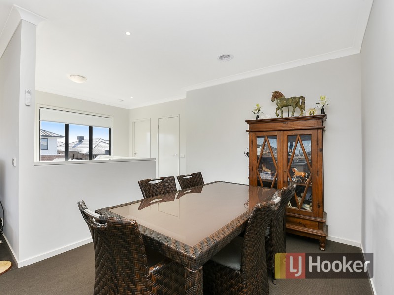2 Timble way, Clyde North VIC 3978