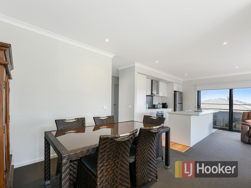 2 Timble way, Clyde North VIC 3978
