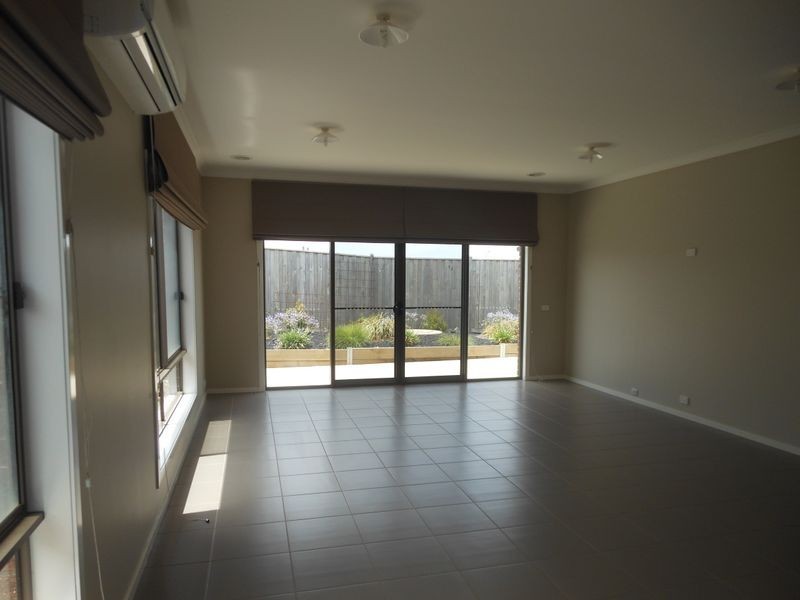 6 Buller Avenue, Clyde VIC 3978