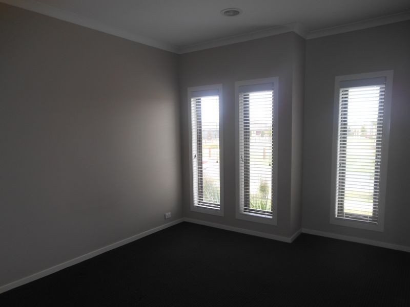 6 Buller Avenue, Clyde VIC 3978