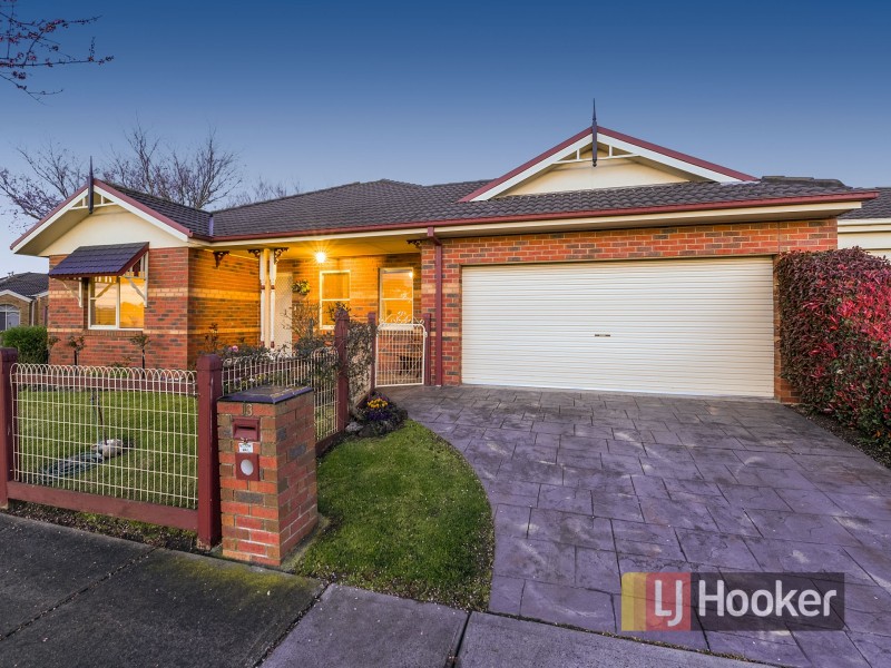 13 Jagger Circuit, Cranbourne East VIC 3977