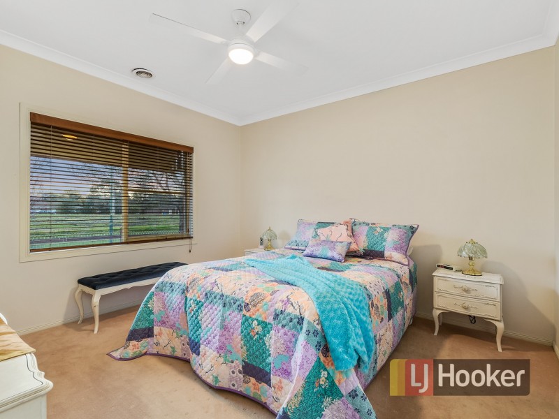 13 Jagger Circuit, Cranbourne East VIC 3977