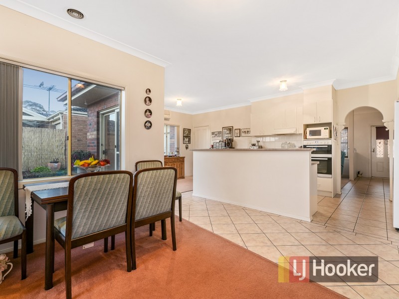 13 Jagger Circuit, Cranbourne East VIC 3977
