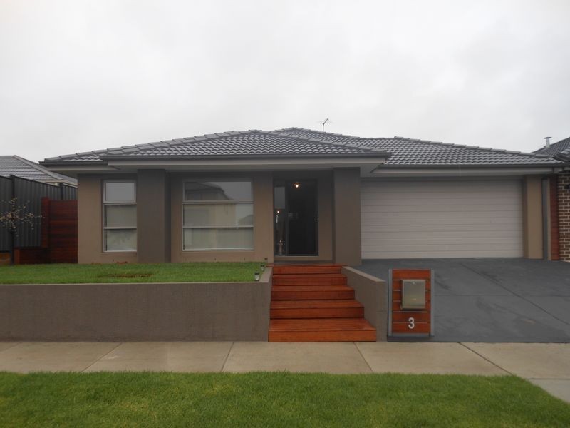3 Calabrese Circuit, Cranbourne VIC 3977