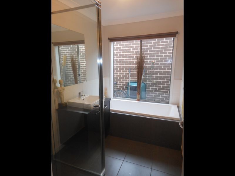 3 Calabrese Circuit, Cranbourne VIC 3977