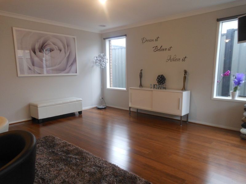 3 Calabrese Circuit, Cranbourne VIC 3977