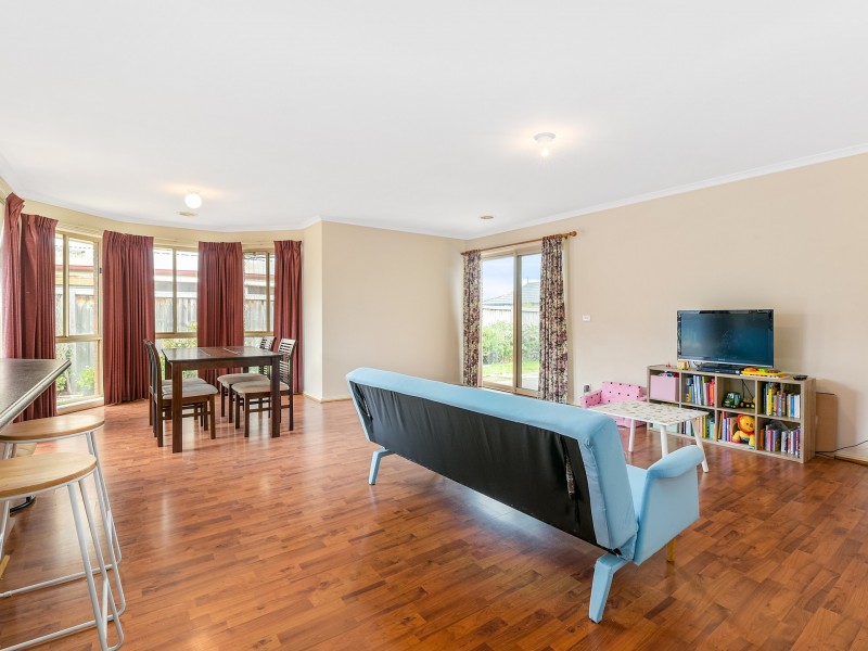 26 Silky Oak Drive, Cranbourne VIC 3977