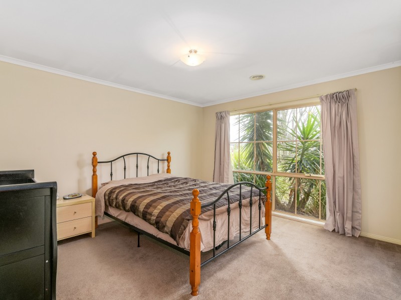 26 Silky Oak Drive, Cranbourne VIC 3977