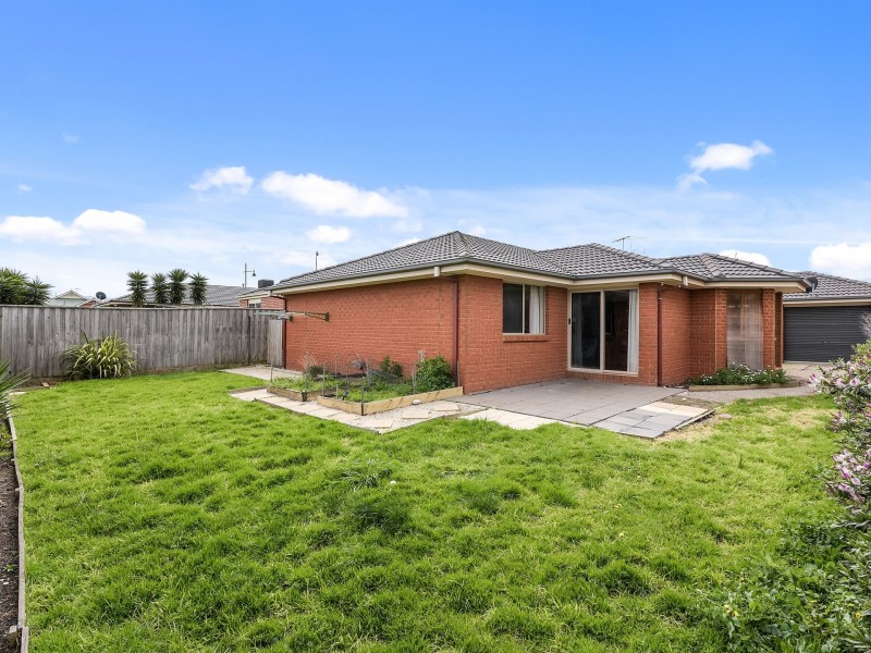 26 Silky Oak Drive, Cranbourne VIC 3977