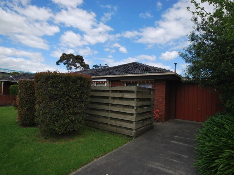 1/18 BRUNT STREET, Cranbourne VIC 3977