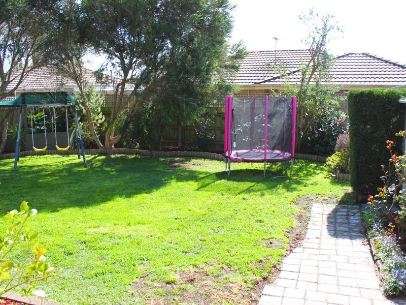 19 Elandra Way, Cranbourne VIC 3977