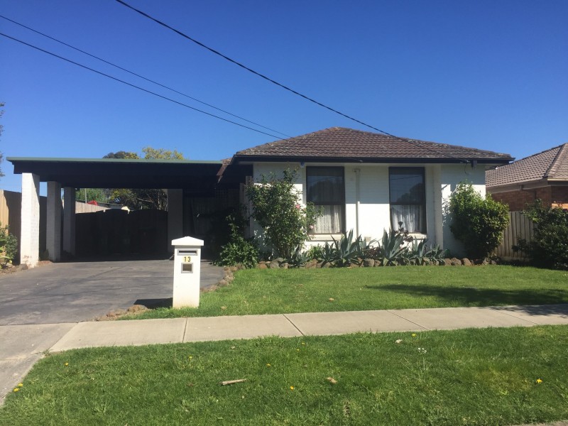 13 Arnold Street, Cranbourne VIC 3977
