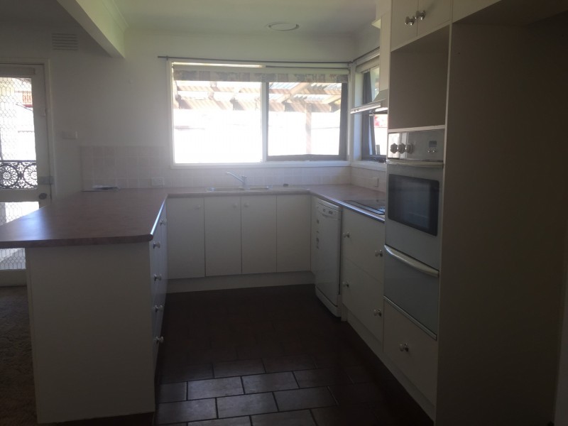 13 Arnold Street, Cranbourne VIC 3977