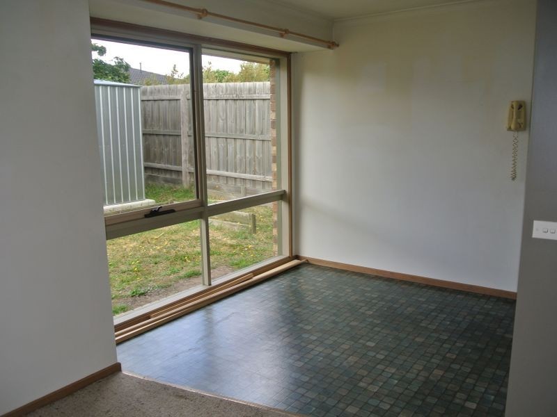 4 Kara Walk, Cranbourne VIC 3977