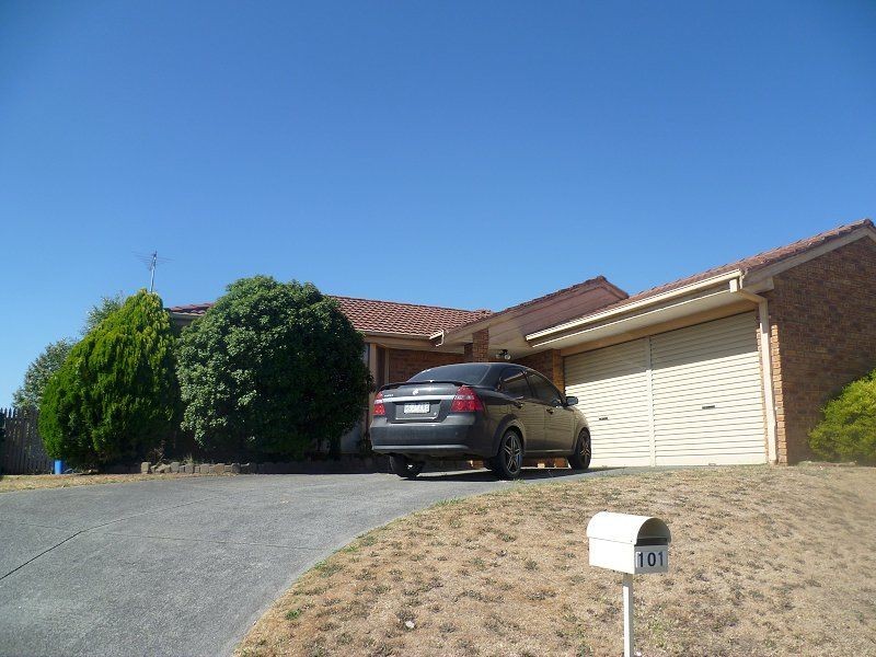 101 Courtenay Avenue, Cranbourne VIC 3977