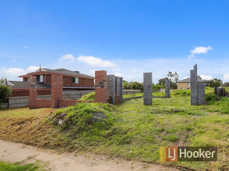 5 Dyson Drive, Lynbrook VIC 3975